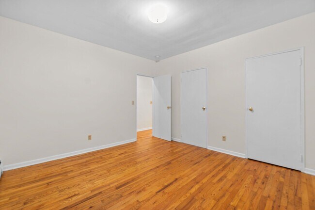 Building Photo - 239 Crescent Ln