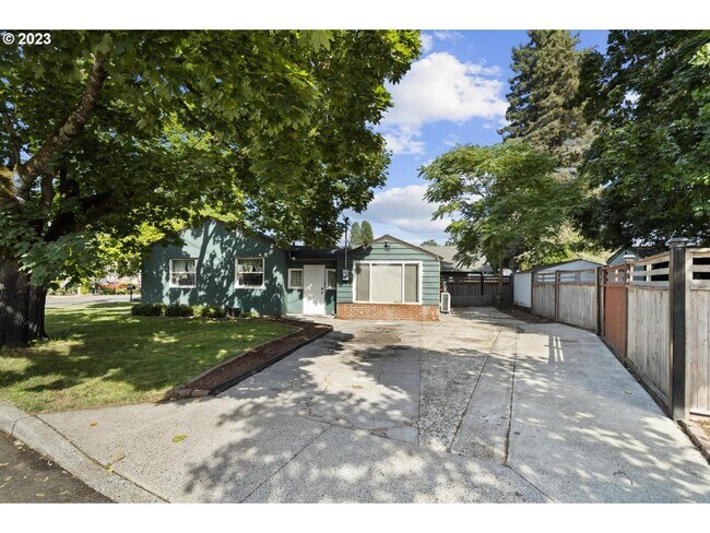 Building Photo - 3Bd/1Ba Mid Century Home In Canby~ A/C, 2 Additional Storage, and Spacious Yard!!!