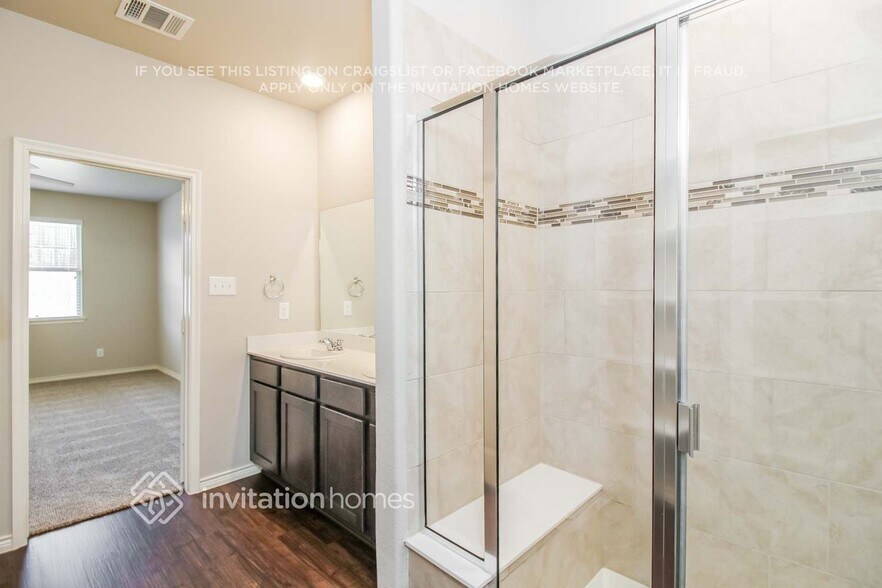 Building Photo - 2909 Colorado Dr