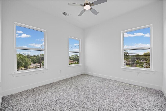 Building Photo - 7310 Carver Ave