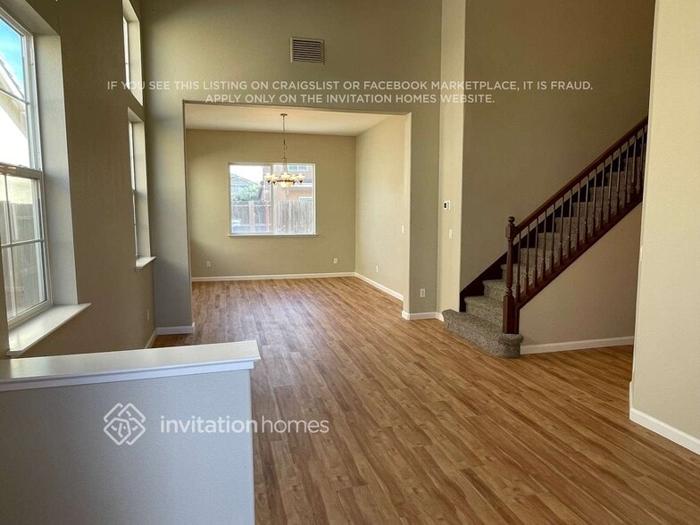 Building Photo - 116 Travertine Ave