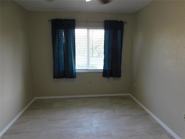 Building Photo - "Charming 1-Bedroom with Granite Touches in Port Charlotte!"