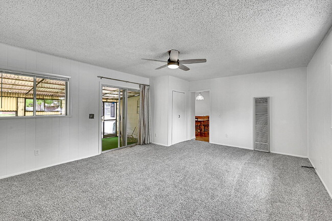Building Photo - $3,500- Location! 2 Bed 2.5 Bath 2 Non-Con...