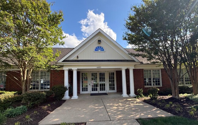 Building Photo - 230 N George Mason Dr