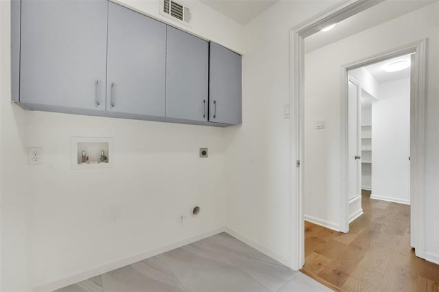 Building Photo - 6910 Midcrest Dr