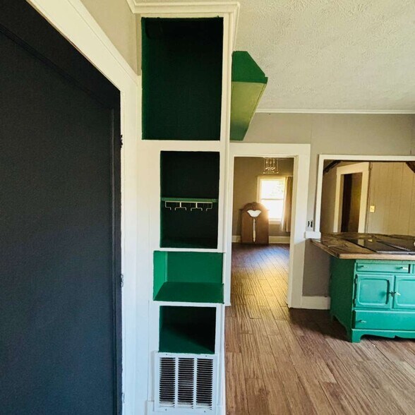 Building Photo - 17 School Rd