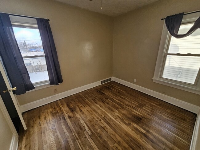 Building Photo - 3270 W 116th St