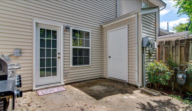 Building Photo - Coming Soon! Great Franklin Condo in Hardison Hills!