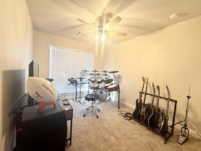 Building Photo - 309 Panhandle Dr