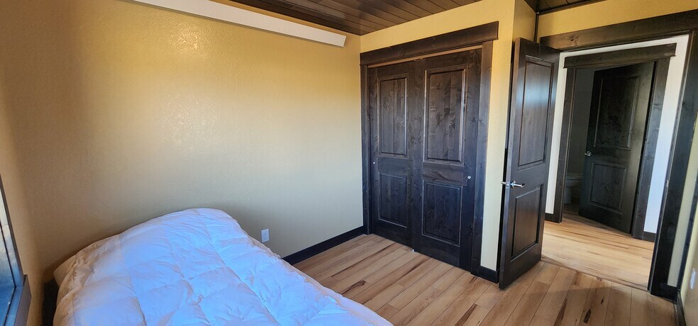 Building Photo - 5022 S 400 W