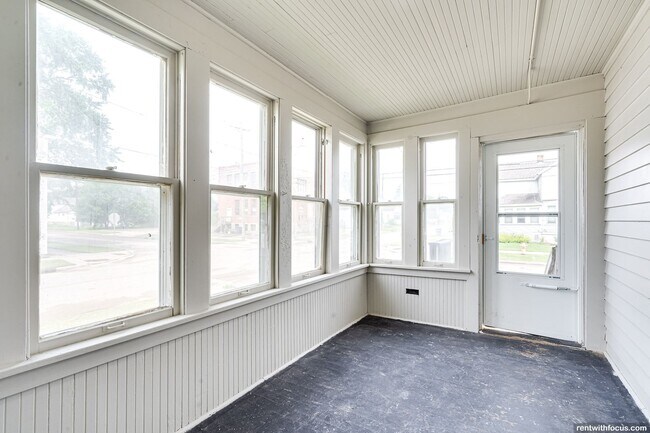 Building Photo - 1201 Michigan St