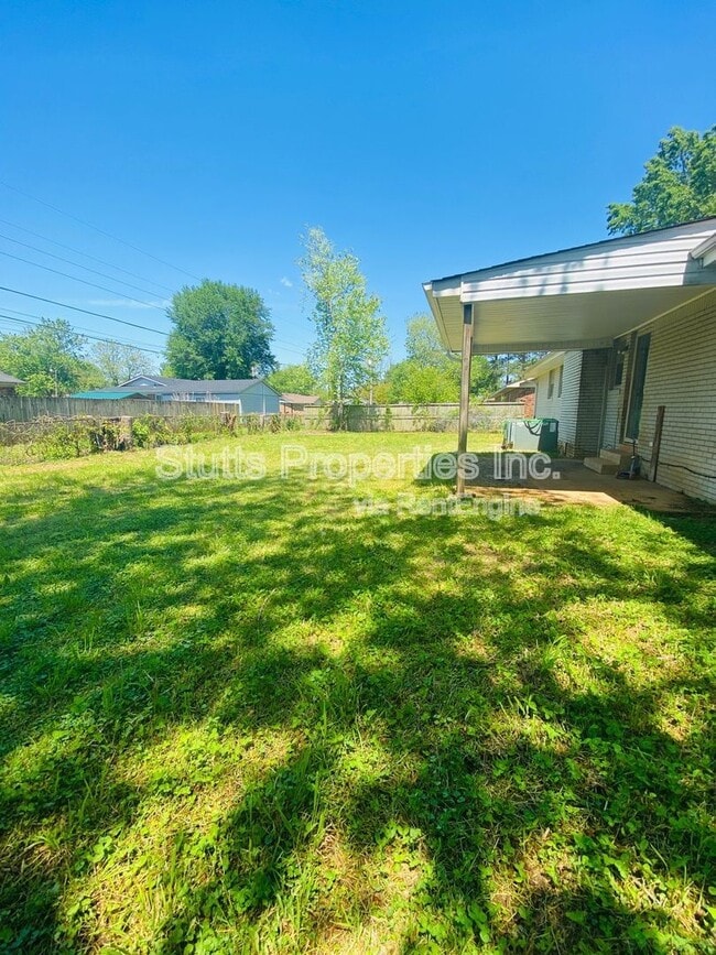 Building Photo - 1610 Burroughs Ave