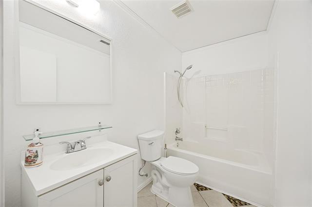 Building Photo - 202 Trenton Dr