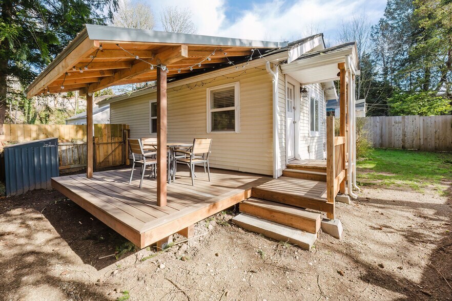 Building Photo - 3810 valley drive