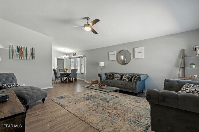 Building Photo - 404 Villa Ysleta