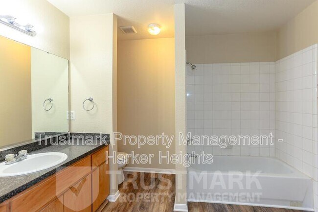 Building Photo - 3805 Wind Ct