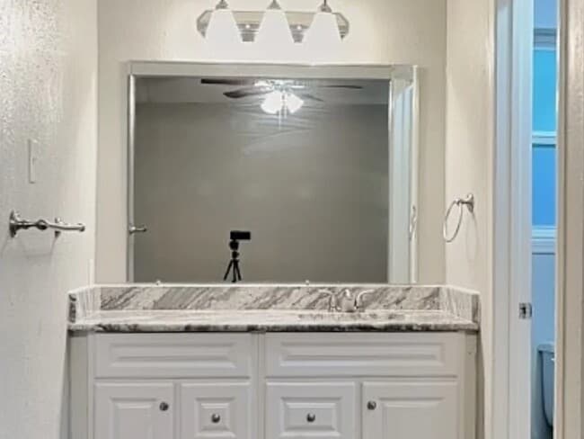 Building Photo - 748 James Cir