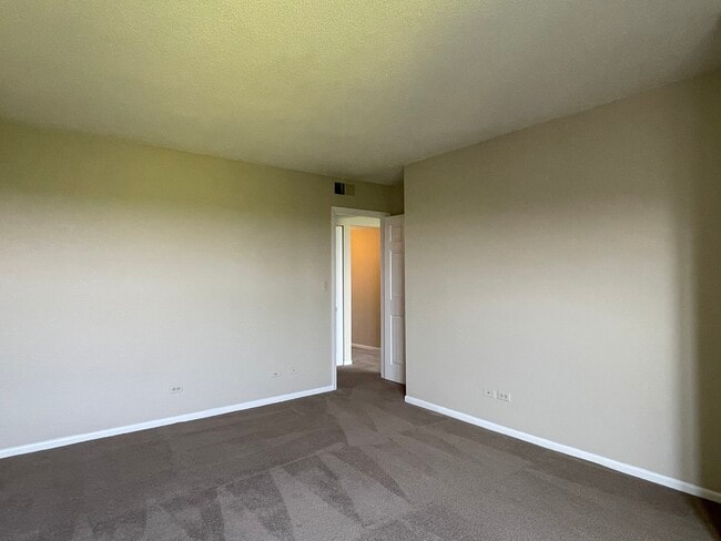 Building Photo - 511 Aurora Ave