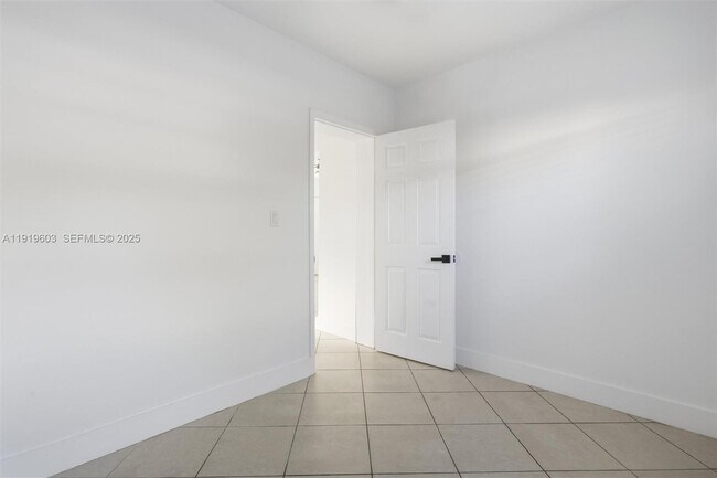 Building Photo - 2445 SW 18th St