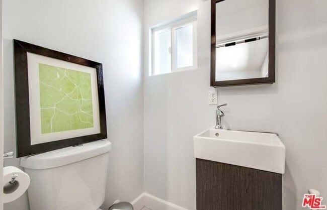 Building Photo - Now Leasing – 812 Merlin | $6,200/Month | ...