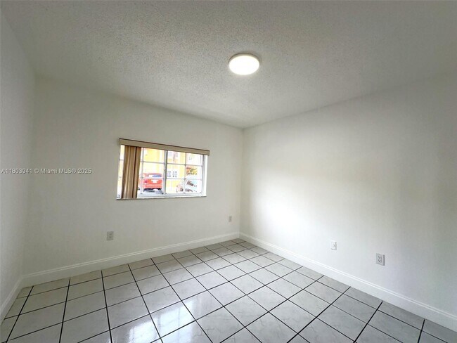 Building Photo - 3562 W 80th St