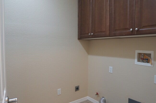 Building Photo - 35579 Domani Dr
