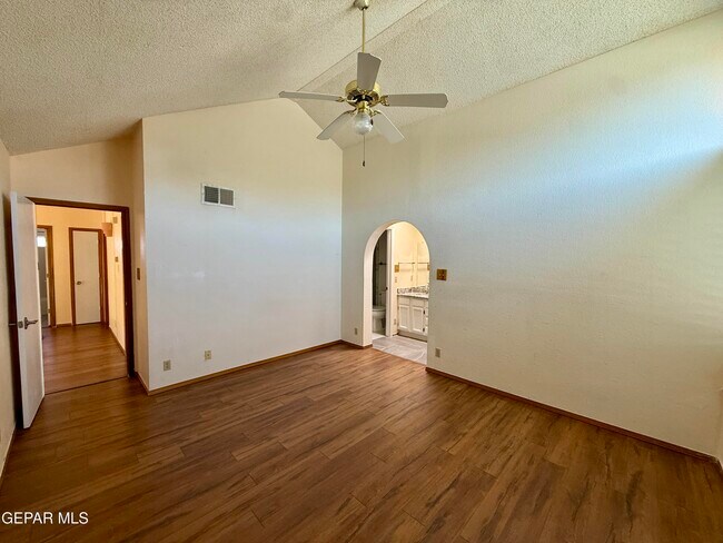 Building Photo - 1301 Tierra Roja St