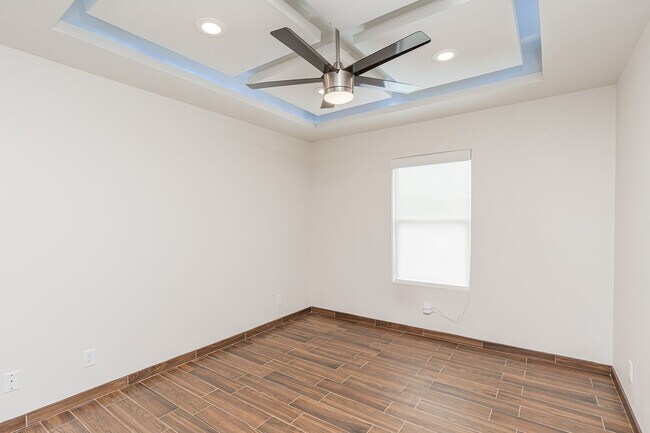 Building Photo - Beautiful 3 Bedroom Townhome in McAllen