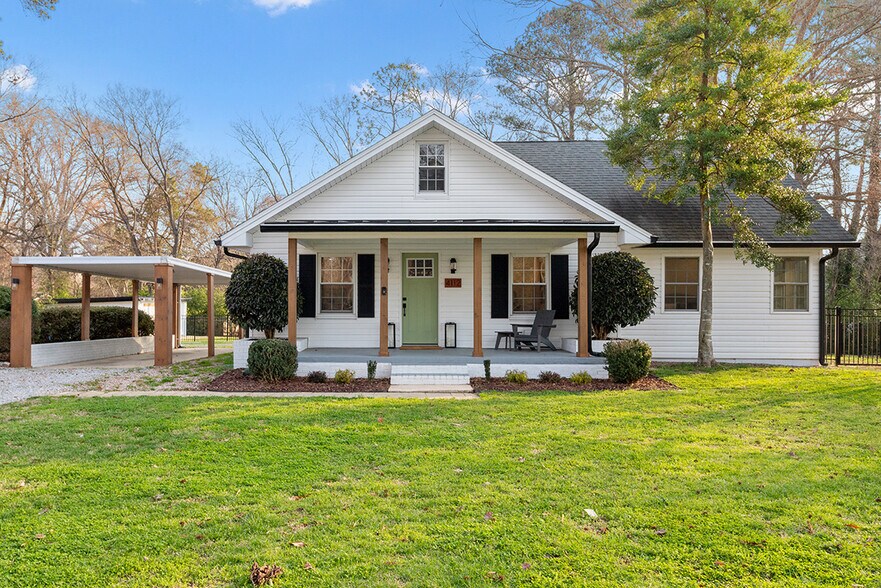 Front Elevation - 4112 Saint James Church Rd