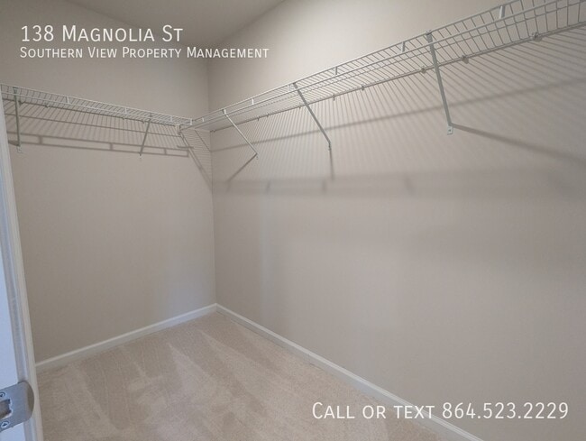 Building Photo - 138 Magnolia St