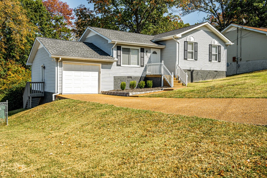 Building Photo - 5317 Ashlawn Dr