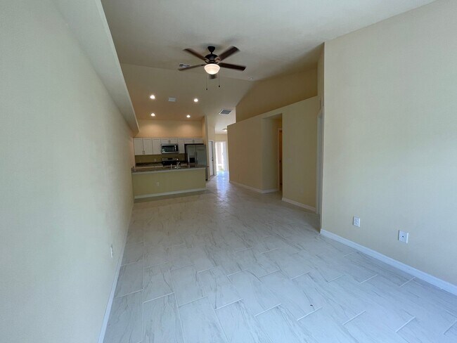 Building Photo - Duplex in Cape Coral! 3-bedroom 2-bathroom...
