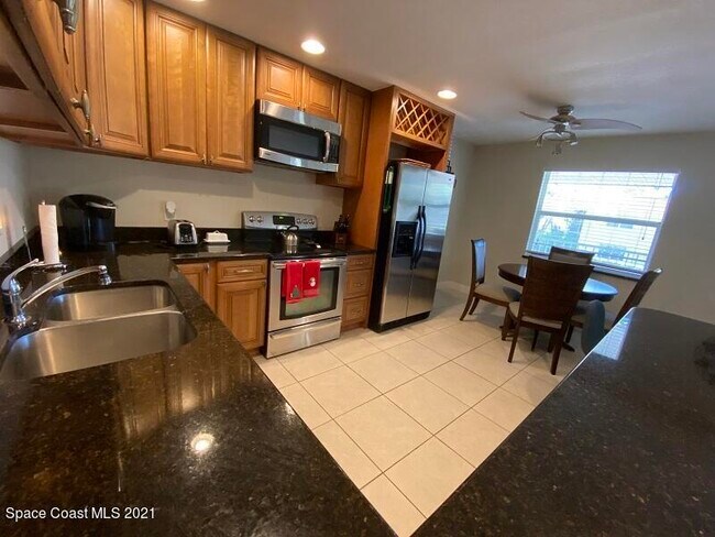 Building Photo - 230 Cape Shores Cir