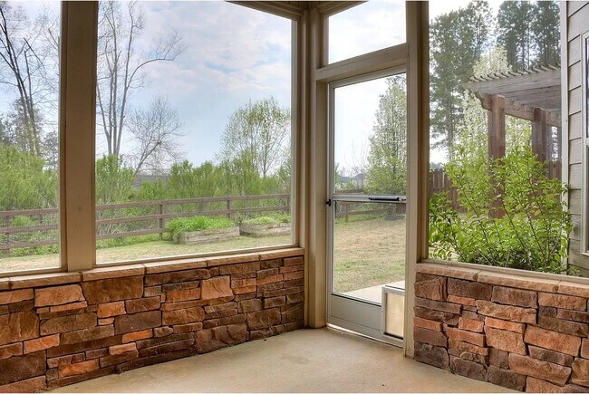 Building Photo - 151 Seaton Ave