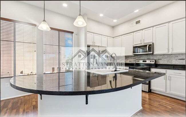 Building Photo - 6745 N 93RD Ave