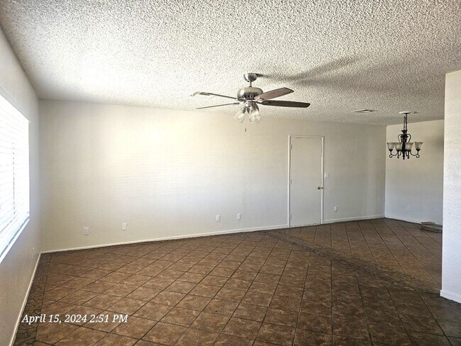 Building Photo - Lovely family home