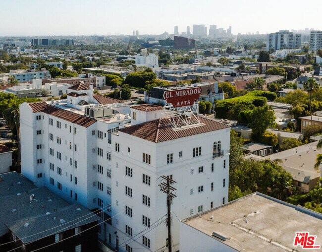Building Photo - 1302 N Sweetzer Ave