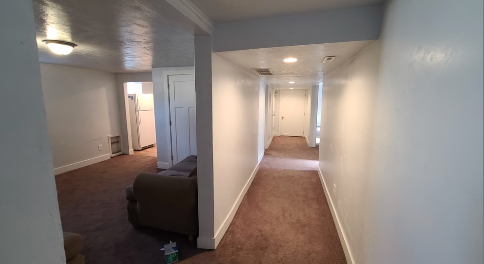 Building Photo - 848 N 600 W
