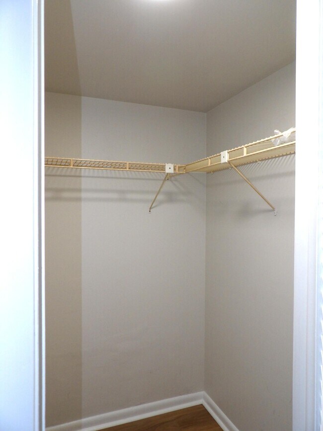 Building Photo - 1638 Embassy Dr