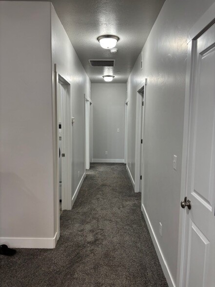 Building Photo - 180 W 1575 N