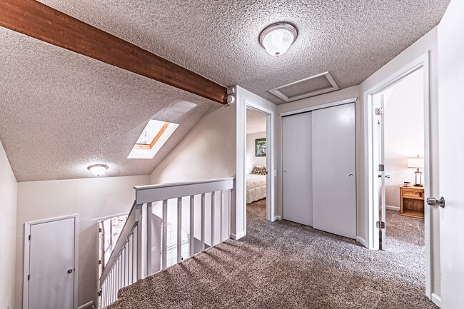 Building Photo - 2665 Hatch Cir