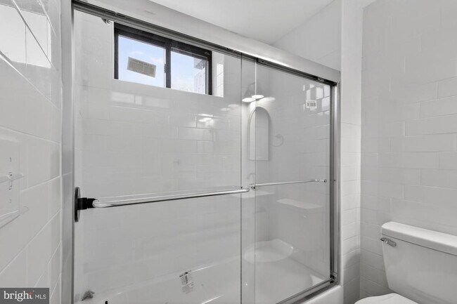 Building Photo - 712 N American St