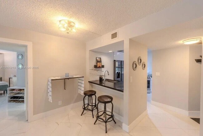 Building Photo - 10451 W Broward Blvd
