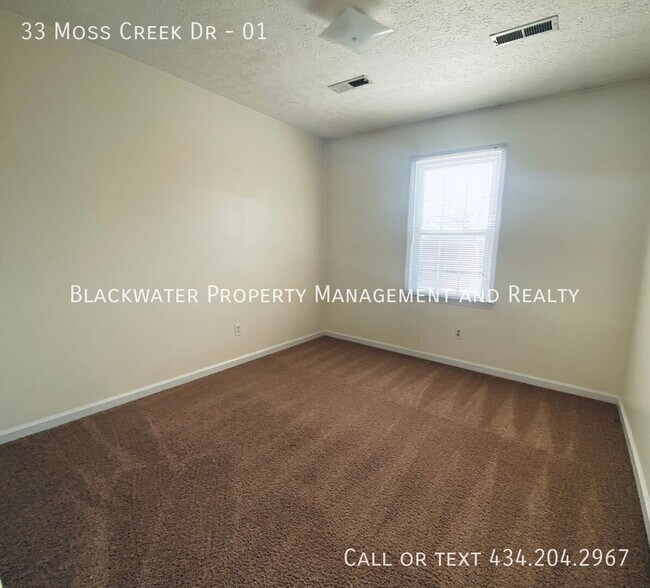 Building Photo - 33 Moss Creek Dr