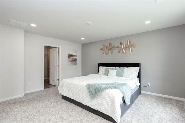 Building Photo - 607 Runnel Dr