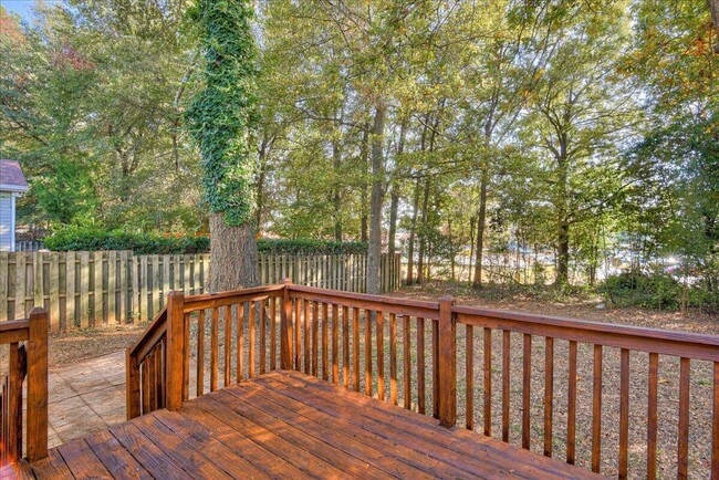 Building Photo - 146 Spring Oak Ln