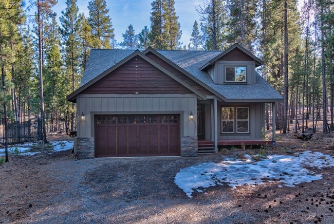 Building Photo - Seasonal Rental- Available through April 30, 2026