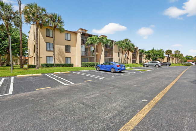 Building Photo - 624 Sea Pine Way