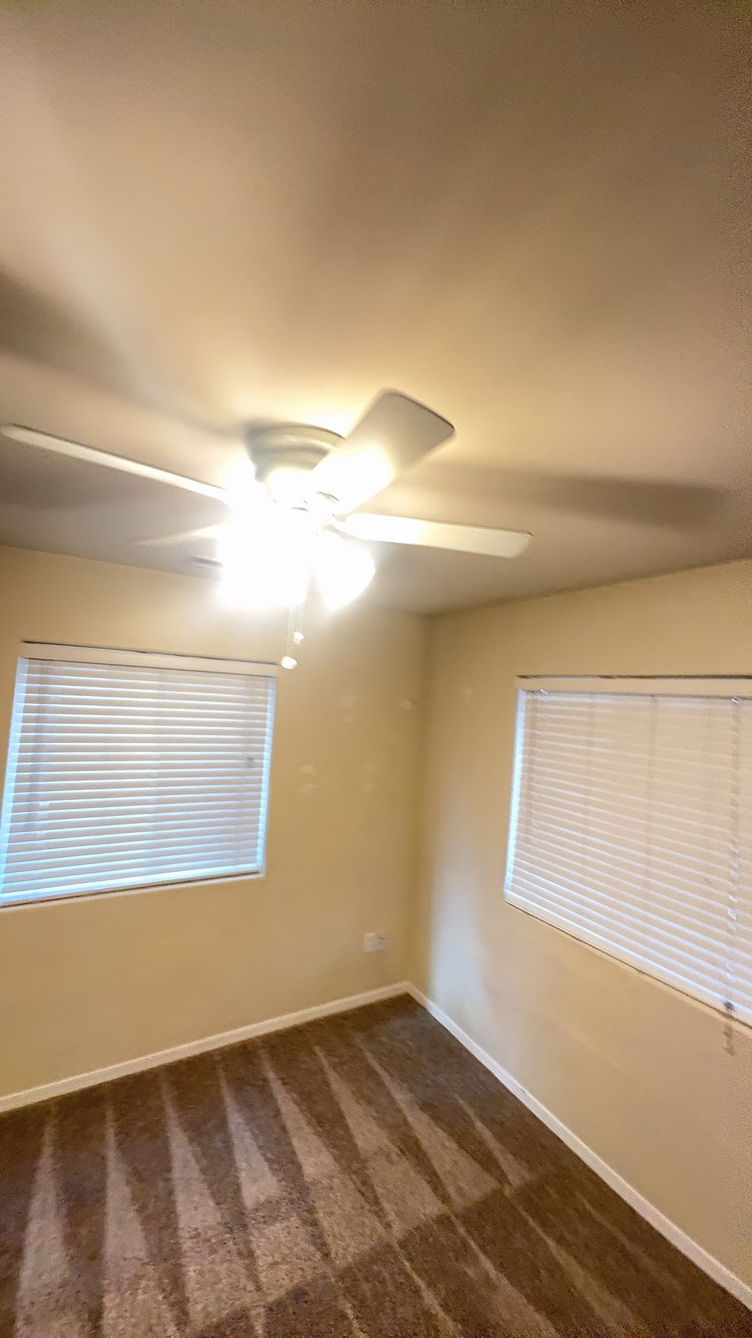 Building Photo - 542 E Juniper Dr