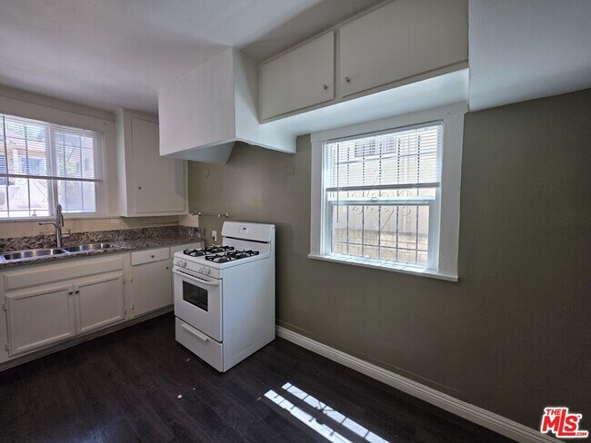 Building Photo - 367 N Avenue 52